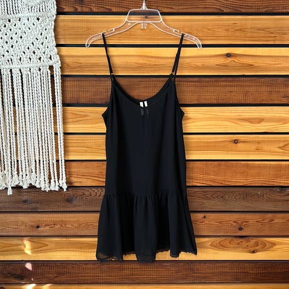 Nordstrom White and Black Slips. - Picture 6 of 9